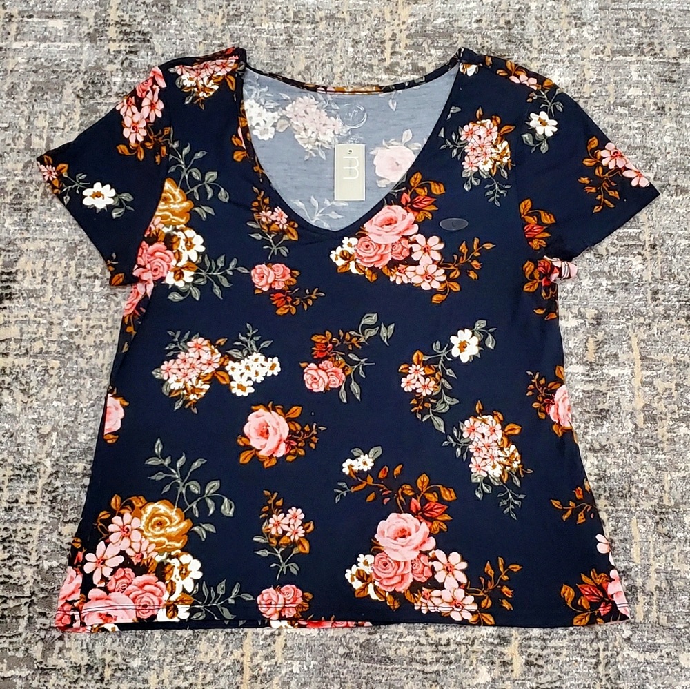💜NWT Maurices Tee